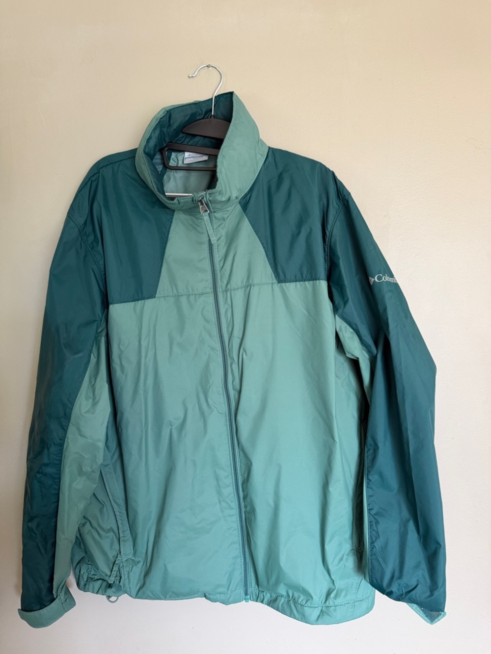 Columbia Two-Tone Green Lightweight Jacket